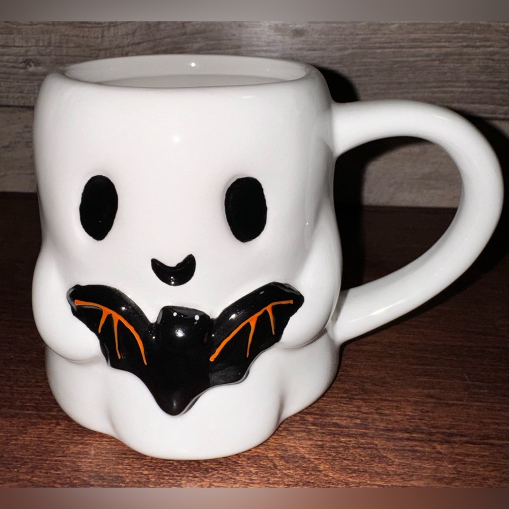 Super cute 🥰 Halloween Ghost 👻 Mug with black bat🦇 - New